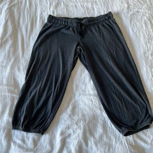 Under Armor Cropped Gym Pants